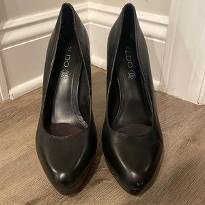 ALDO black heels. Size 40/9. Heel lift 4.5 inches